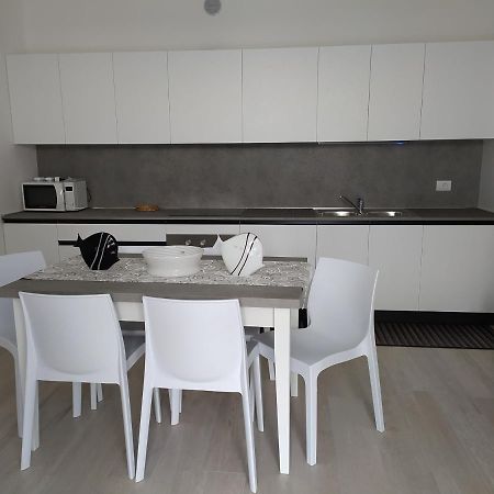 Jesolo Appartamenti F2 - Black And White المظهر الخارجي الصورة