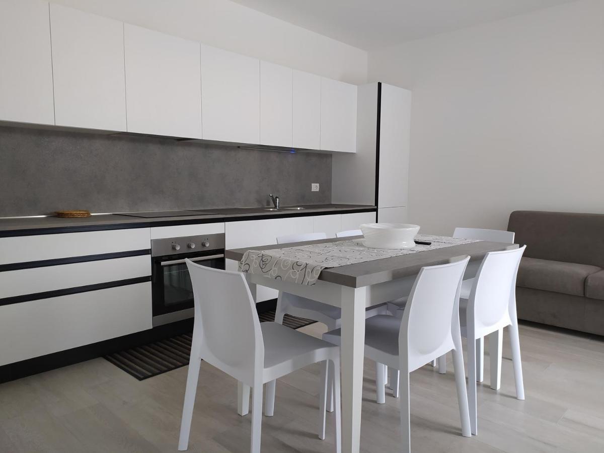 Jesolo Appartamenti F2 - Black And White المظهر الخارجي الصورة