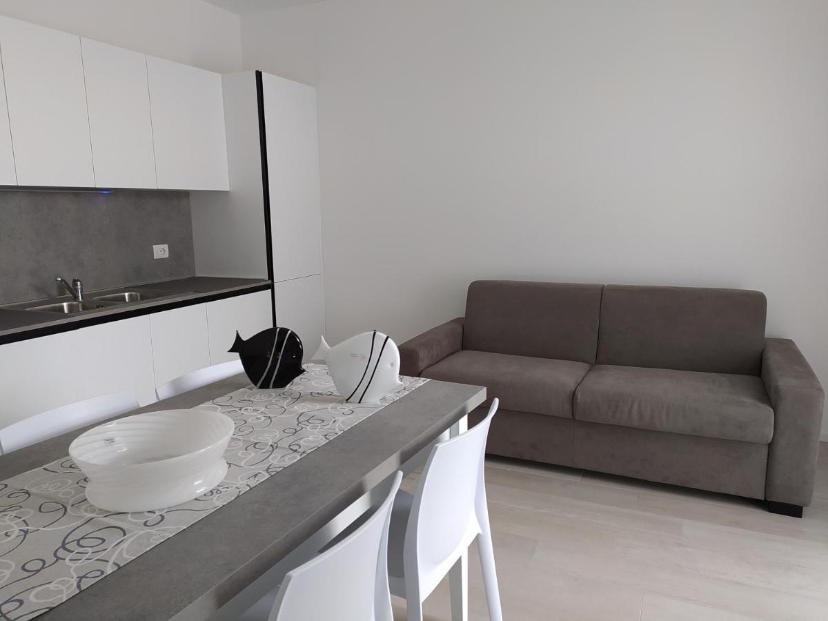 Jesolo Appartamenti F2 - Black And White المظهر الخارجي الصورة